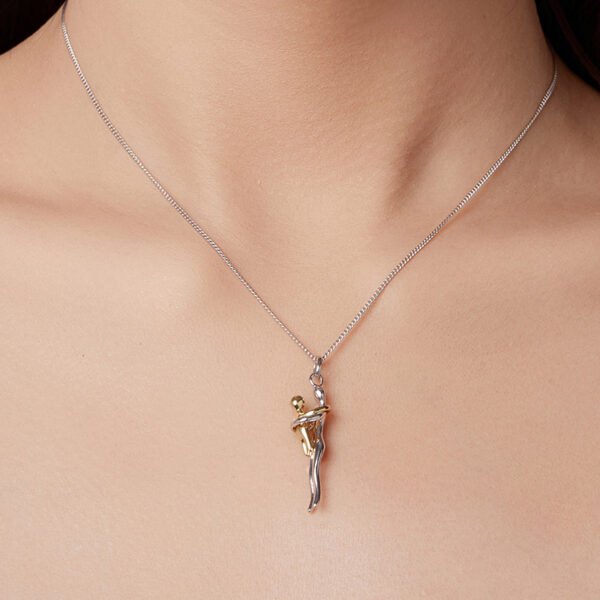 925 Sterling Silver Hug Pendant Necklace